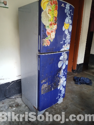 Walton Refrigerator 9cft